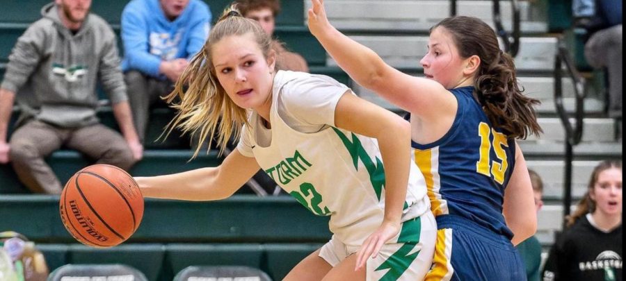 Summit Girls Basketball Takes Down Cross-town Rivals