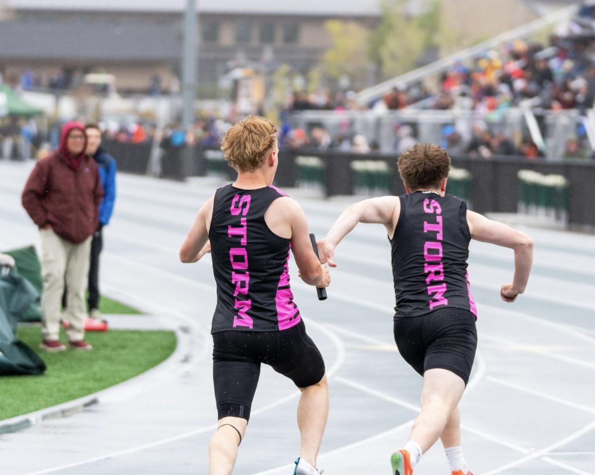 Summit Hosts Varsity Invitational
